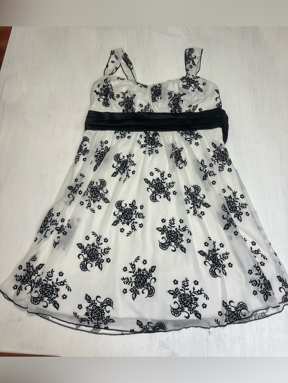 Trixxi 2X Black White Floral Flocked Dress Empire Waist Sleeveless Cocktail Plus - Picture 4 of 12